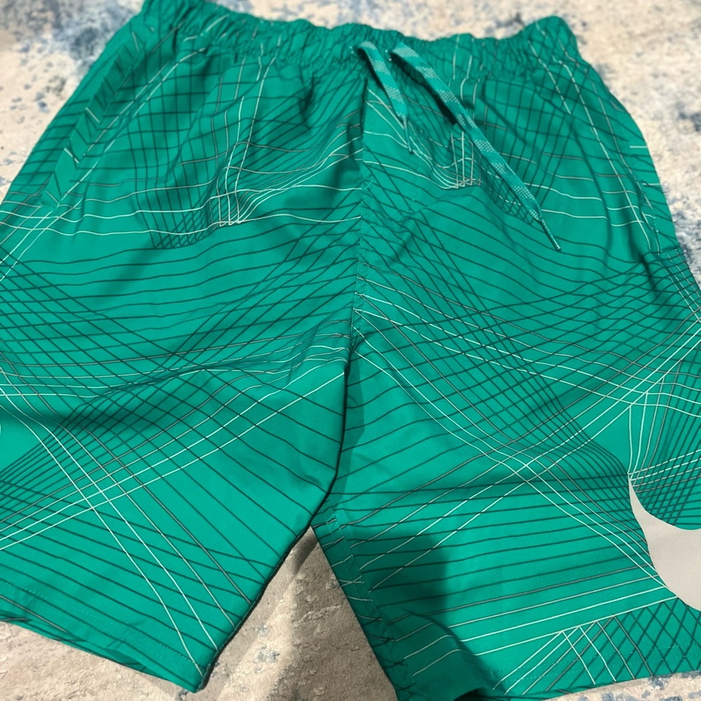 Nike men’s size small swim trunks excellent condition